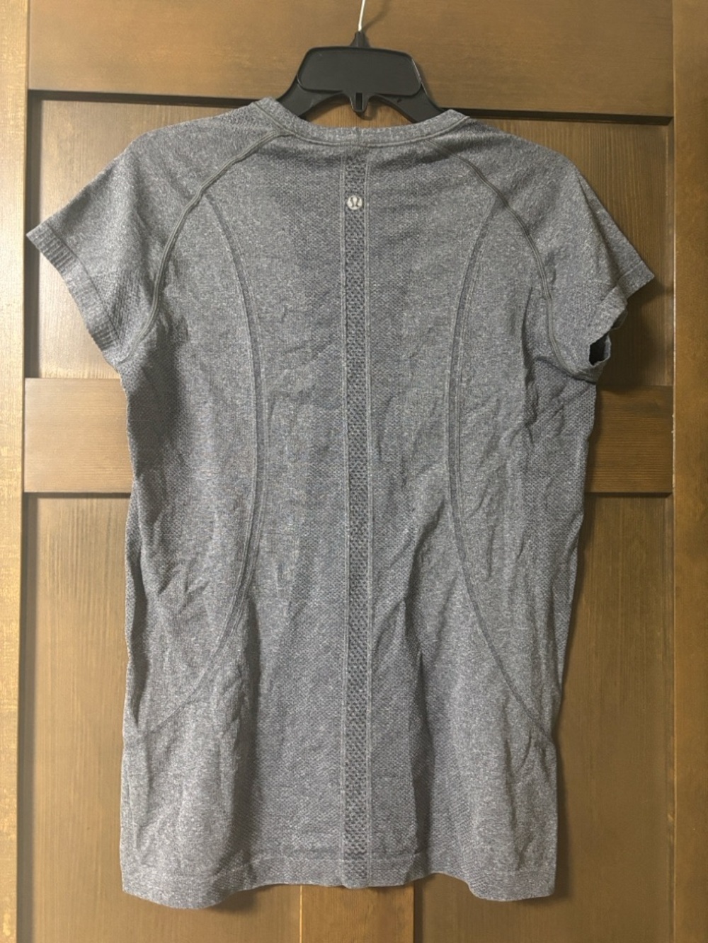 Lululemon Athletica Swiftly Tech Heathered Gray Short-Sleeve Flawed Tee Size 10 - Picture 3 of 5